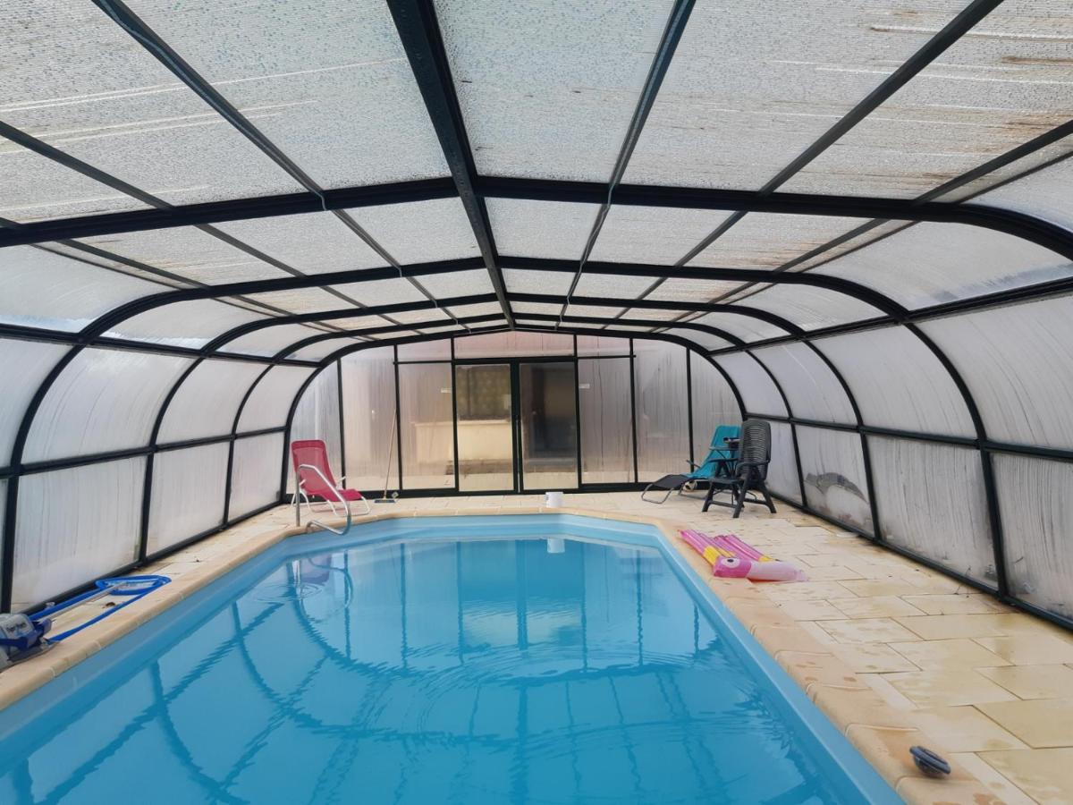 Maison A La Campagne Avec Piscine Flayat Exterior foto